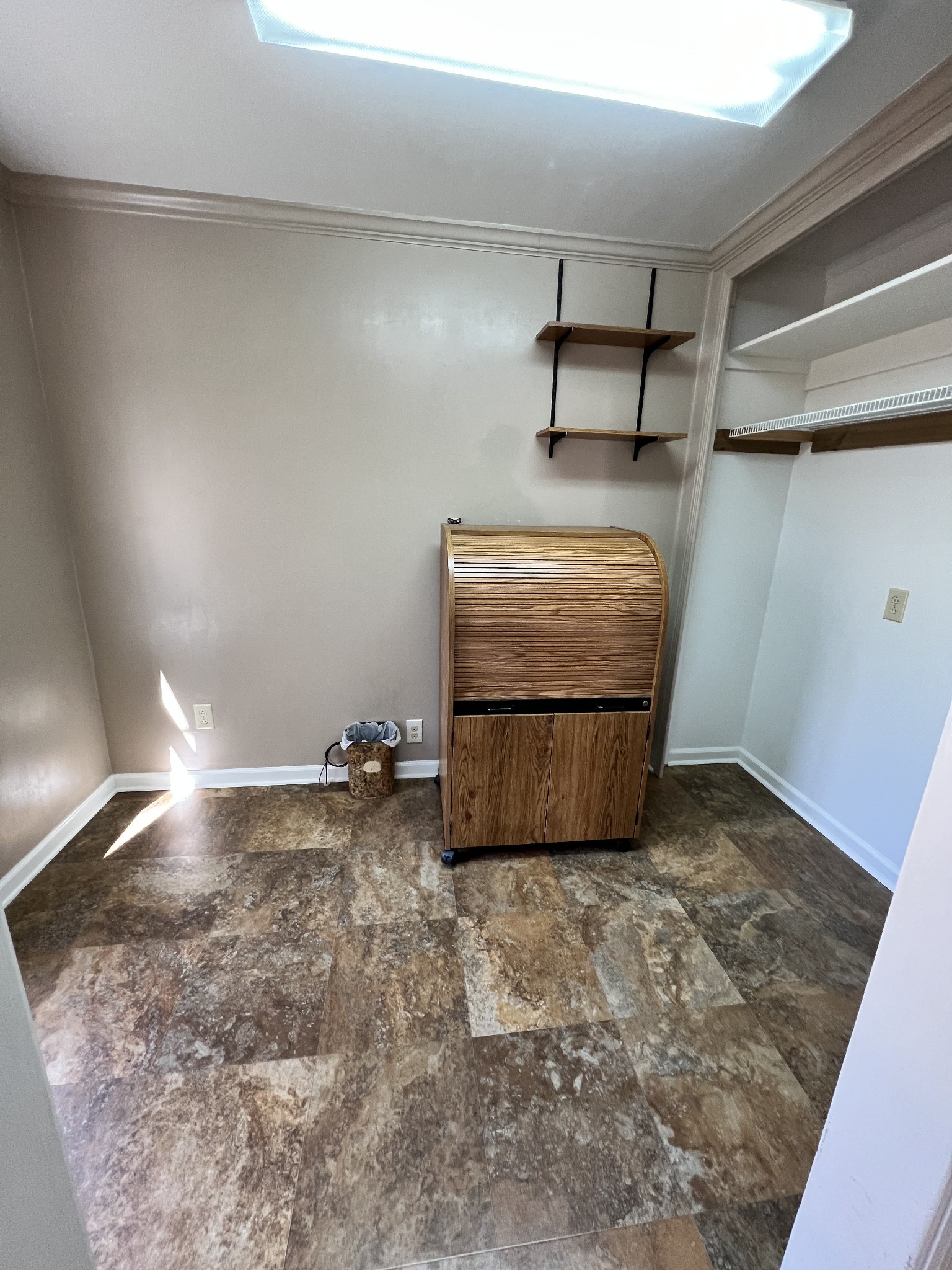 499 Willow Oak Road Manchester, TN 37355 - Photo 11 of 26 a view of a storage & utility room