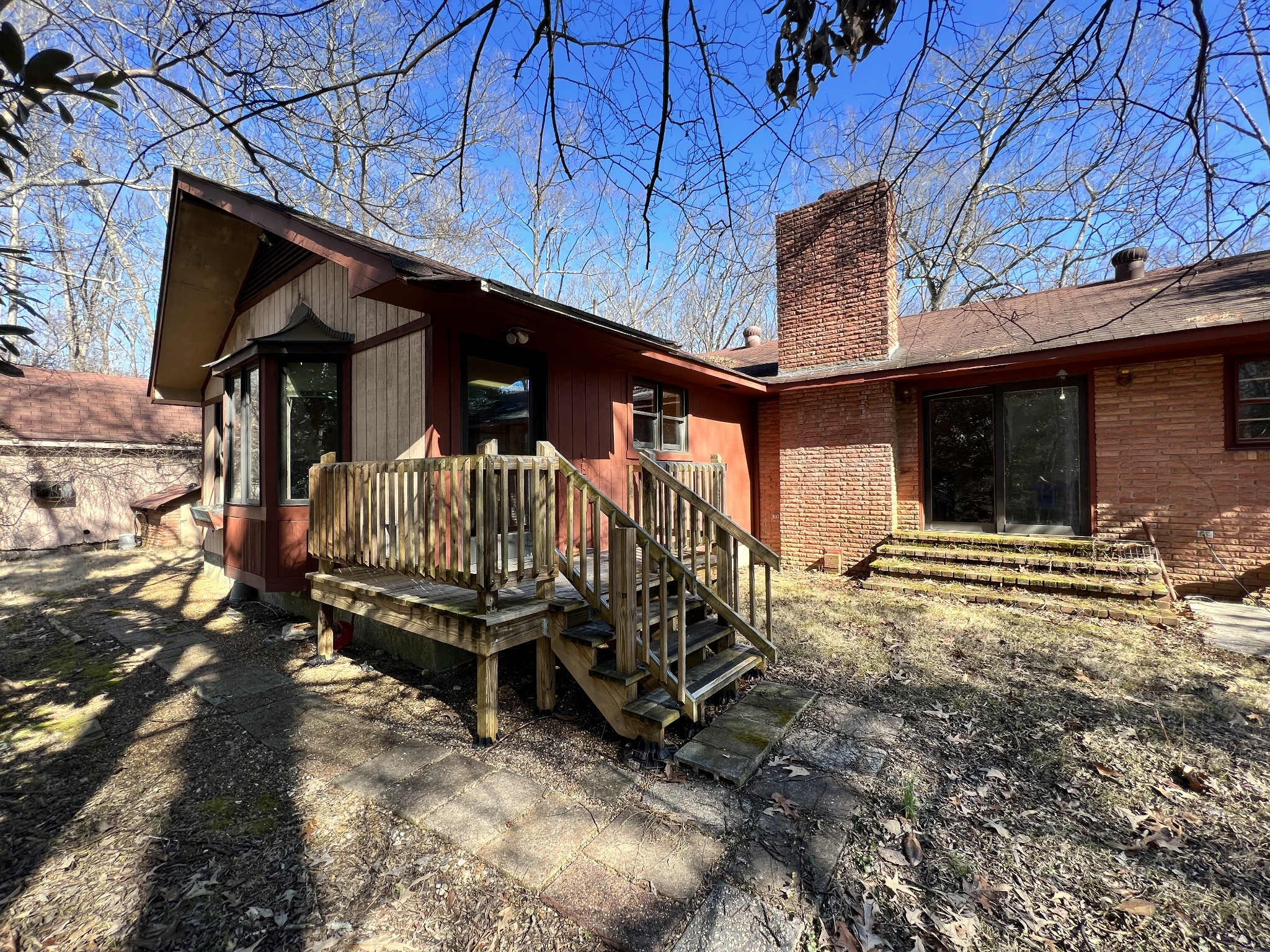 499 Willow Oak Road Manchester, TN 37355 - Photo 25 of 26 a view of a house with a large window