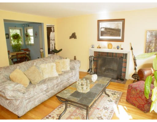 24 Brookfield Road Andover, MA 01810 - Photo 3 of 11 Gallery Image 3