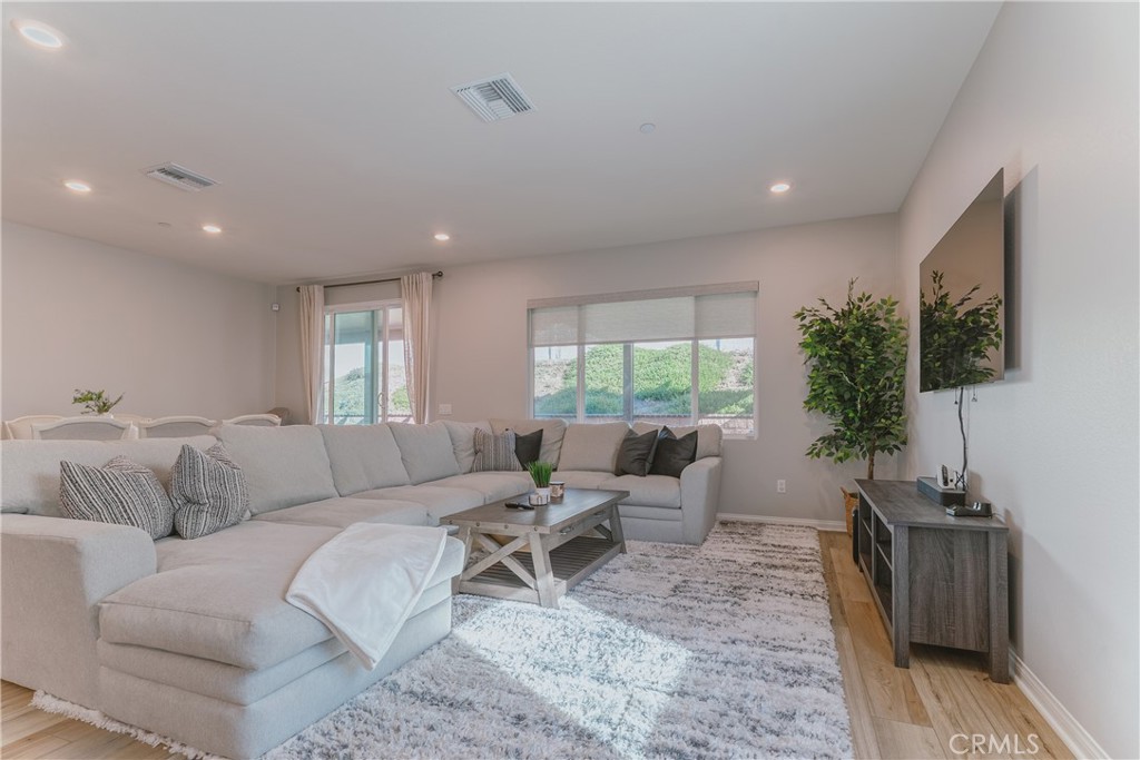 7552 Honeybell Court Riverside, CA 92507 - Photo 11 of 30