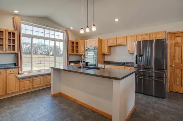 $549,900 | 2262 Edgewood Drive, Detroit Lakes, MN 56501