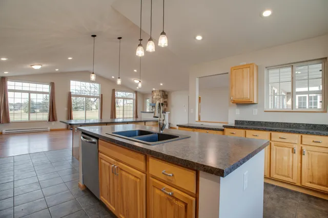 $549,900 | 2262 Edgewood Drive, Detroit Lakes, MN 56501