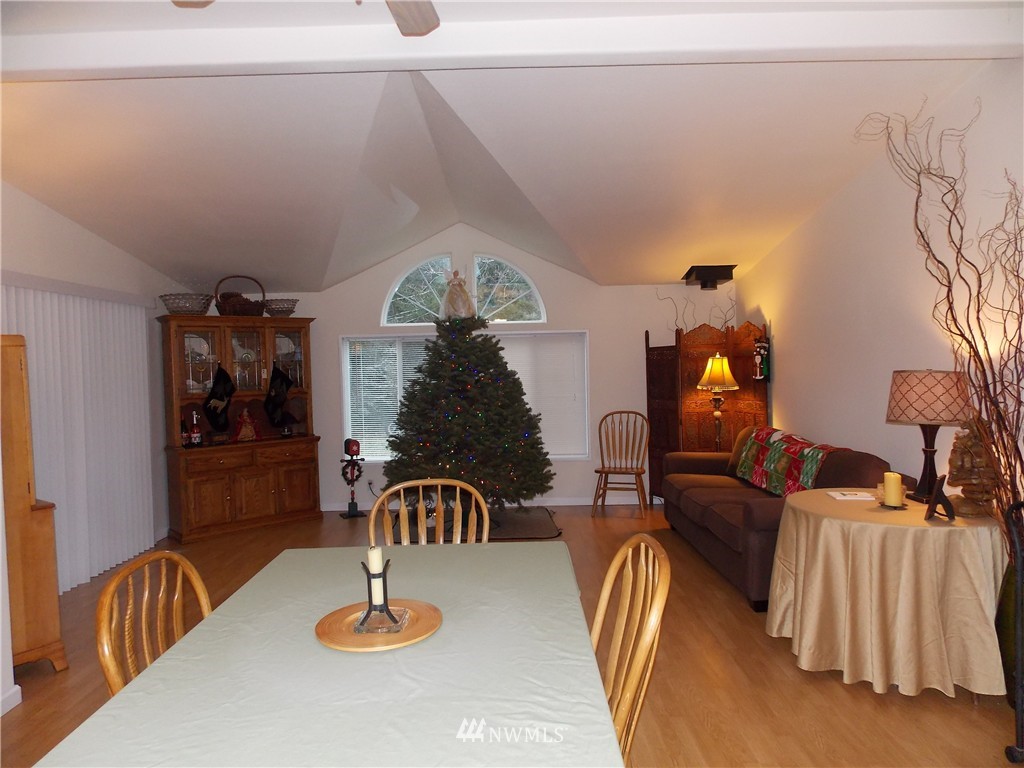 17810 Mulqueen Road Southeast Rainier, WA 98576 - Photo 15 of 24 Gallery Image 15