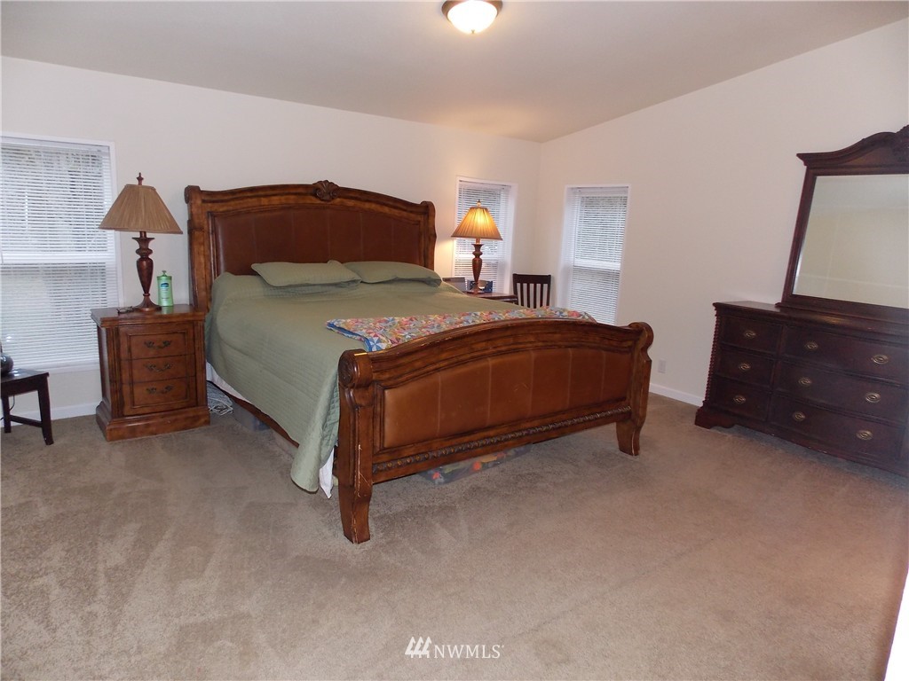 17810 Mulqueen Road Southeast Rainier, WA 98576 - Photo 17 of 24 Gallery Image 17