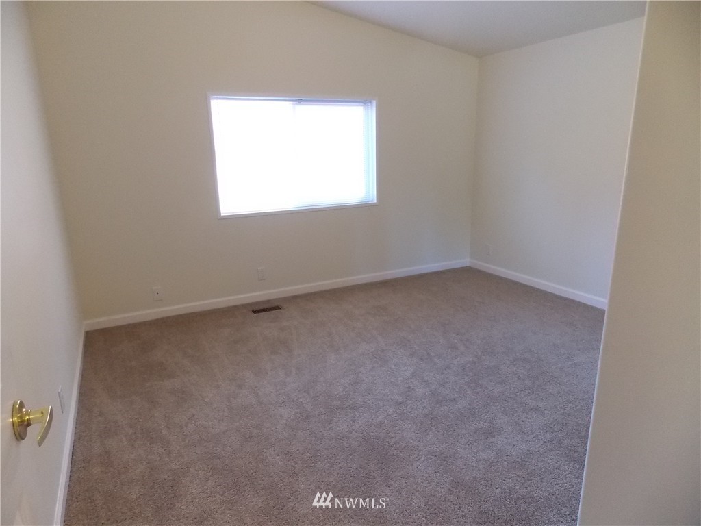 17810 Mulqueen Road Southeast Rainier, WA 98576 - Photo 20 of 24 Gallery Image 20