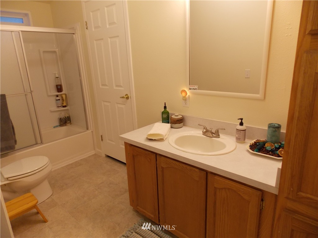 17810 Mulqueen Road Southeast Rainier, WA 98576 - Photo 21 of 24 Gallery Image 21