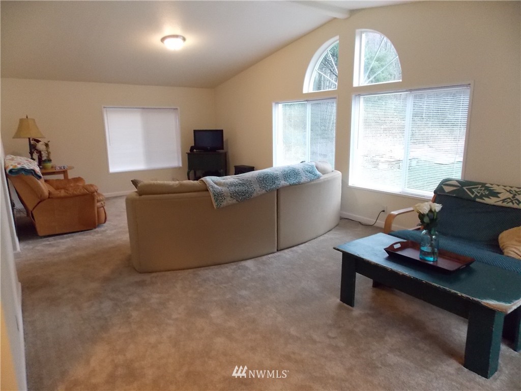 17810 Mulqueen Road Southeast Rainier, WA 98576 - Photo 5 of 24 Gallery Image 5
