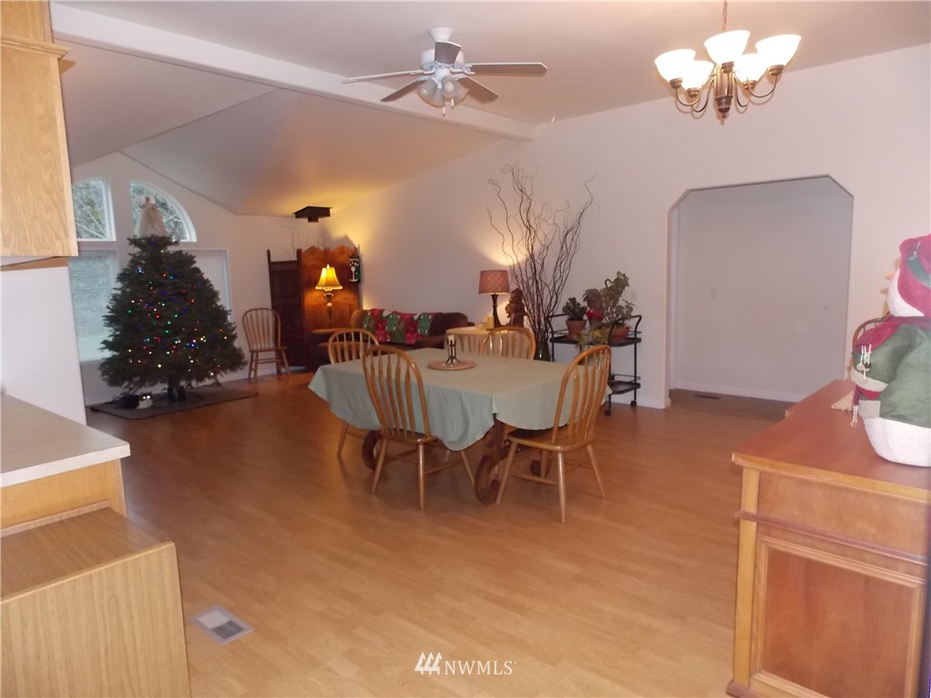 17810 Mulqueen Road Southeast Rainier, WA 98576 - Photo 8 of 24 Gallery Image 8
