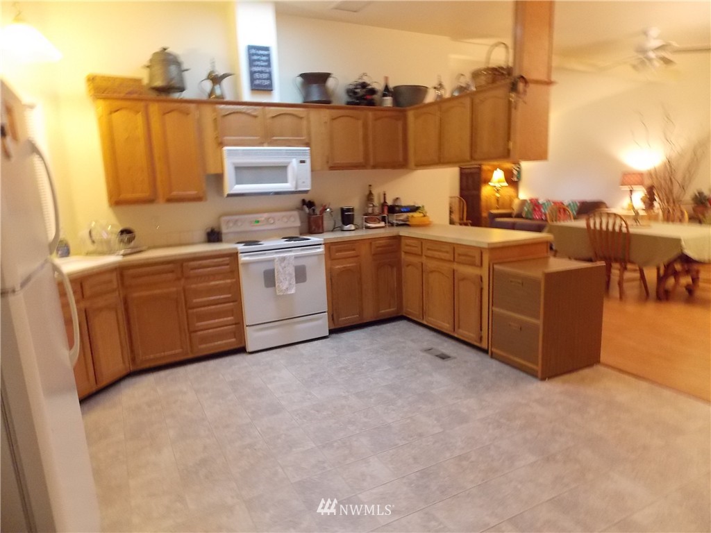 17810 Mulqueen Road Southeast Rainier, WA 98576 - Photo 9 of 24 Gallery Image 9