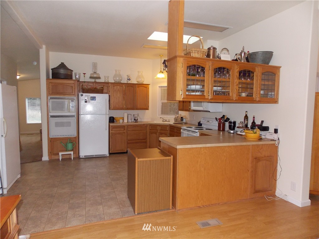 17810 Mulqueen Road Southeast Rainier, WA 98576 - Photo 10 of 24 Gallery Image 10