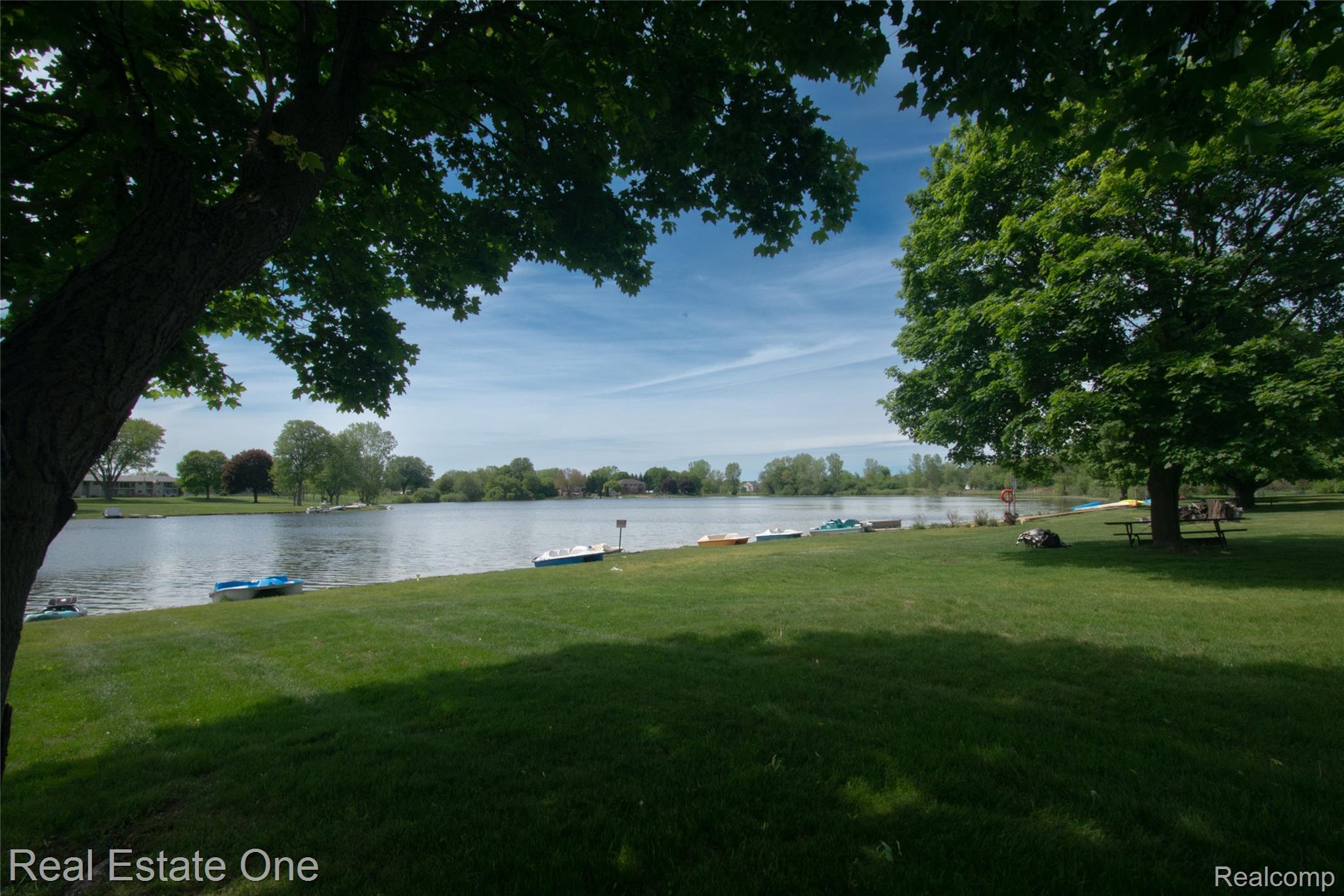 26955 Milford Road, Unit 24 New Hudson, MI 48165 - Photo 18 of 26 018_12.jpg