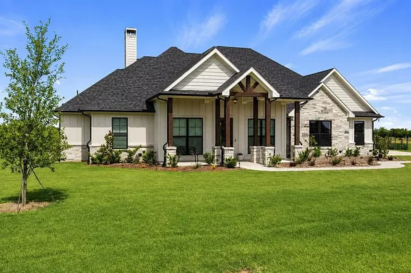 $689,999 | 4761 Sarah Drive, Caddo Mills, TX 75135