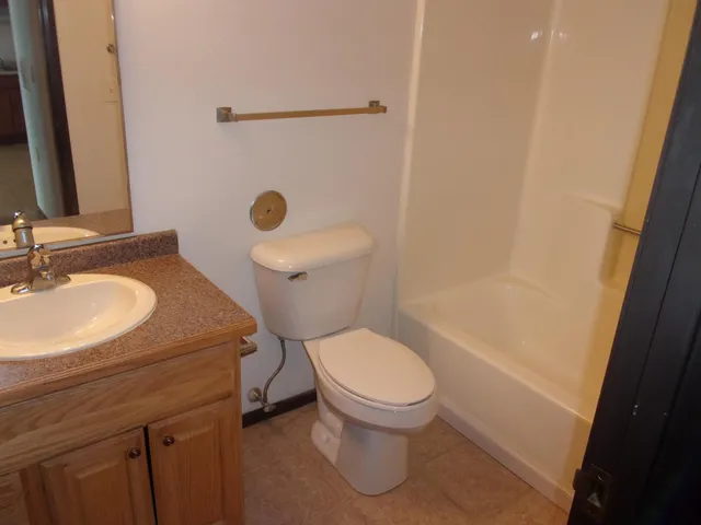 $928 | 303 1st Street Southwest, Glyndon, MN 56547