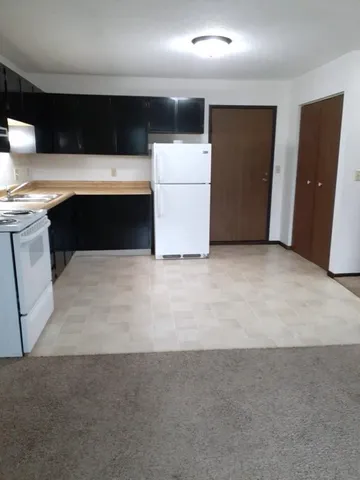 $928 | 303 1st Street Southwest, Glyndon, MN 56547