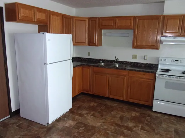 $928 | 303 1st Street Southwest, Glyndon, MN 56547