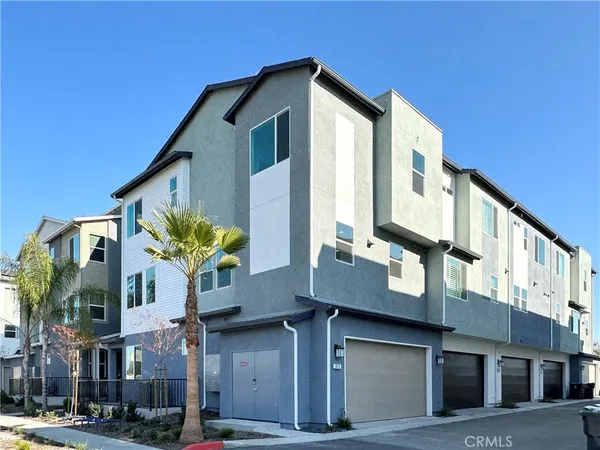 $4,700 | 311 North Standard Avenue, Santa Ana, CA 92701