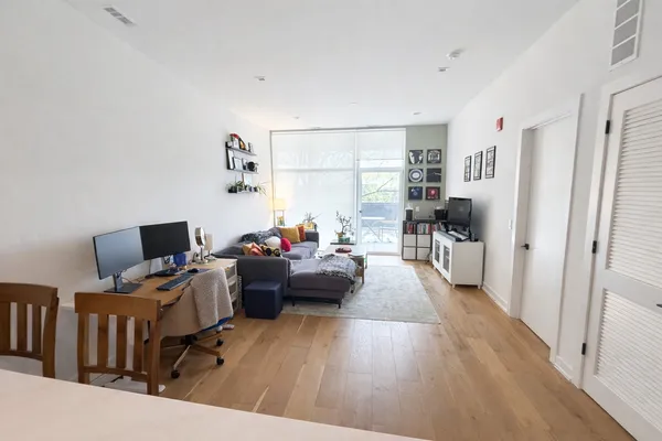 $2,620 | 4513 North Clark Street, Unit 203, Chicago, IL 60640