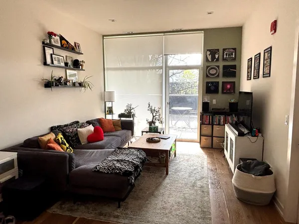 $2,620 | 4513 North Clark Street, Unit 203, Chicago, IL 60640