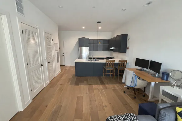 $2,620 | 4513 North Clark Street, Unit 203, Chicago, IL 60640