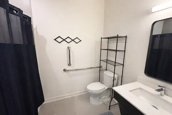 $2,620 | 4513 North Clark Street, Unit 203, Chicago, IL 60640