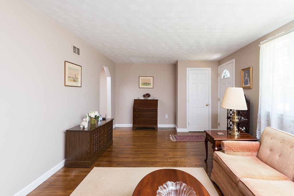 6 Polk Road Hingham, MA 02043 - Photo 3 of 27 Gallery Image 3