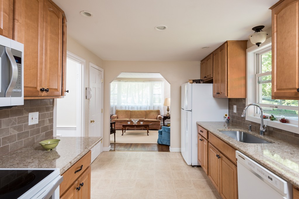 6 Polk Road Hingham, MA 02043 - Photo 6 of 27 Gallery Image 6