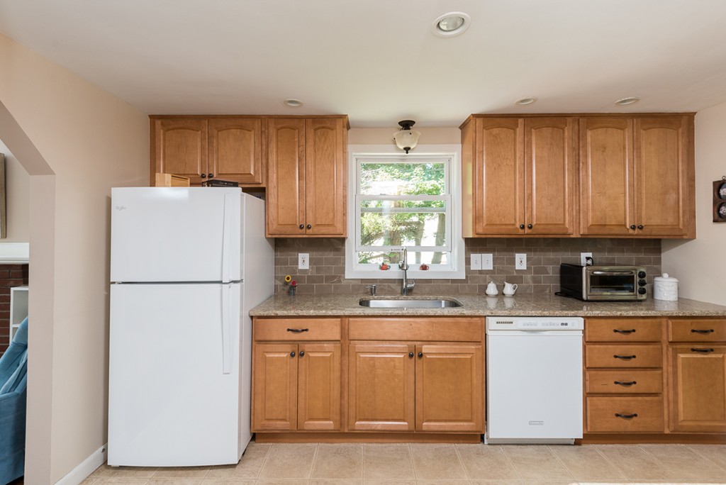 6 Polk Road Hingham, MA 02043 - Photo 7 of 27 Gallery Image 7