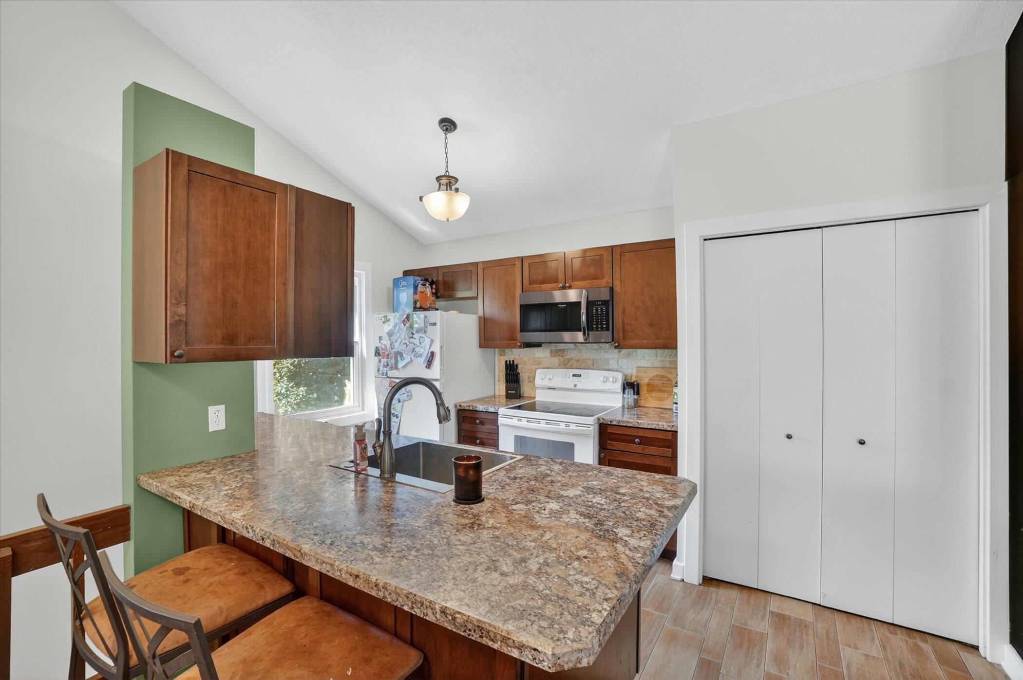 11353 River Ridge Drive, Unit 19 Allendale, MI 49401 - Photo 14 of 36 14-11353-River-Ridge-Dr-Windowstill