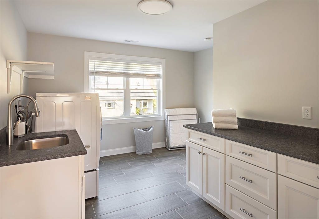 10 Hillcrest Road Burlington, MA 01803 - Photo 19 of 34 Gallery Image 19