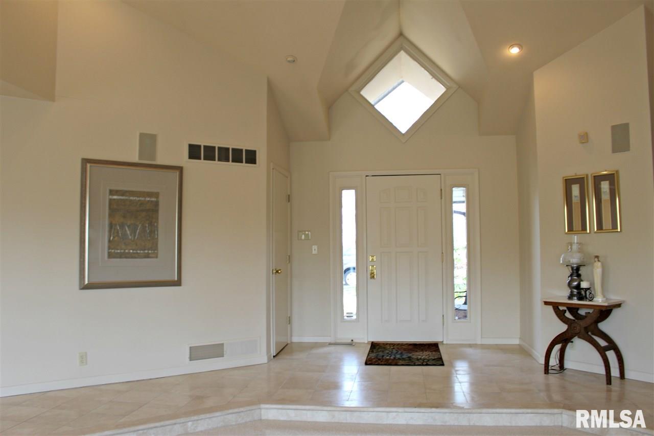 201 West Ravinwoods Road Peoria, IL 61615 - Photo 3 of 23 Gallery Image 3