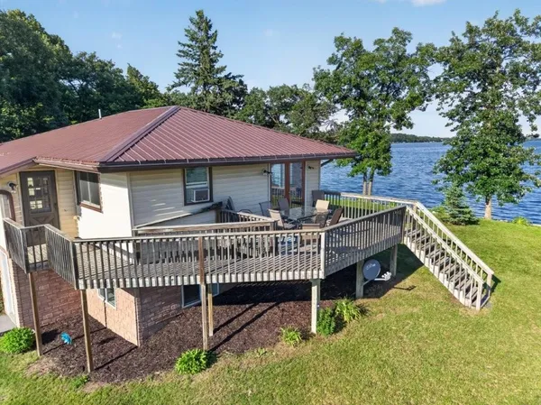 $550,000 | 39466 385th Avenue, Dent, MN 56528
