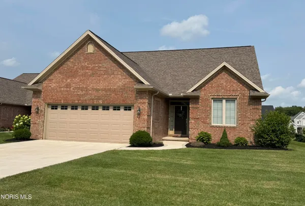 $449,900 | 1543 Winterwood Court, Bowling Green, OH 43402