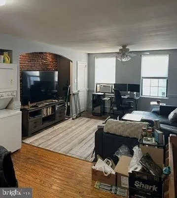 $1,450 | 1817 South 11th Street, Unit 2, Philadelphia, PA 19148