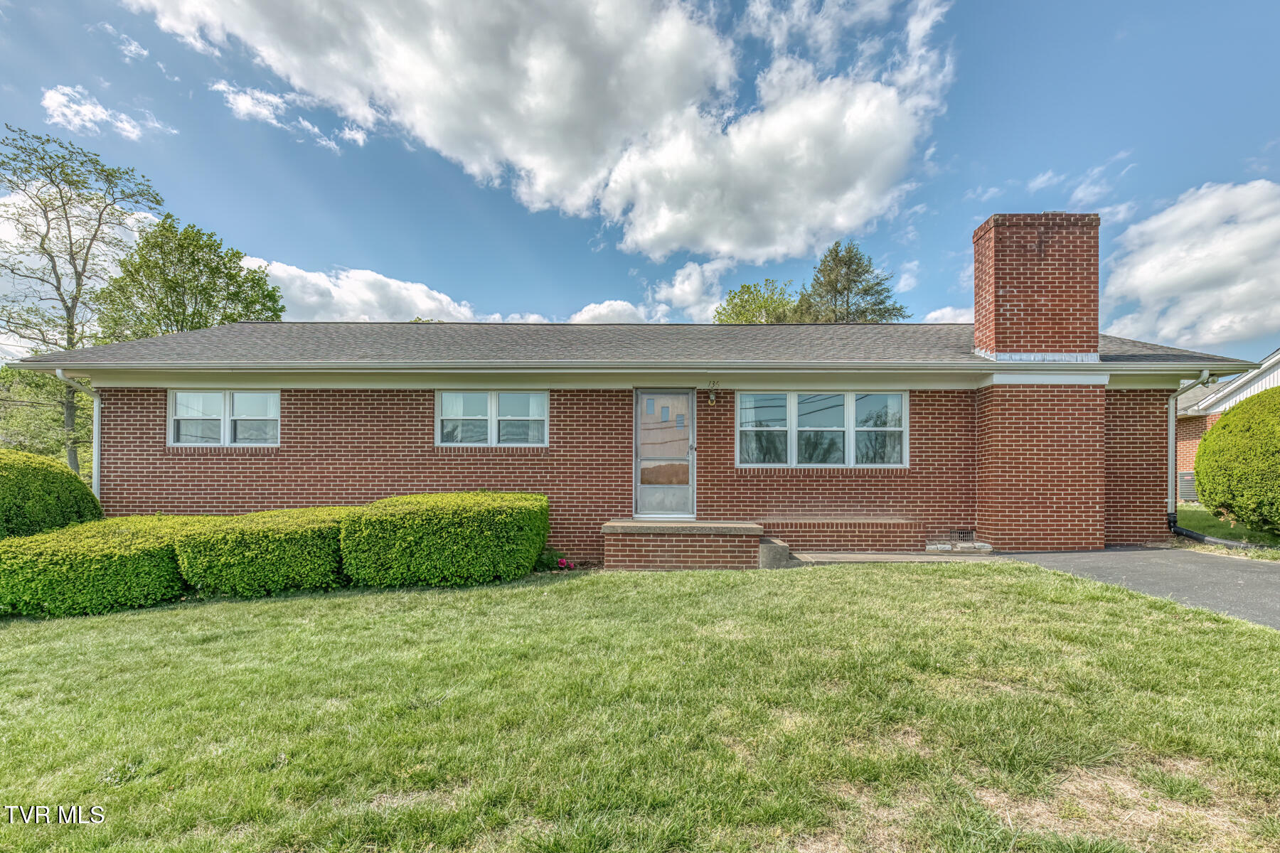 136 Hemlock Street Mount Carmel, TN 37645 - Photo 1 of 39 136 Hemlock St-1