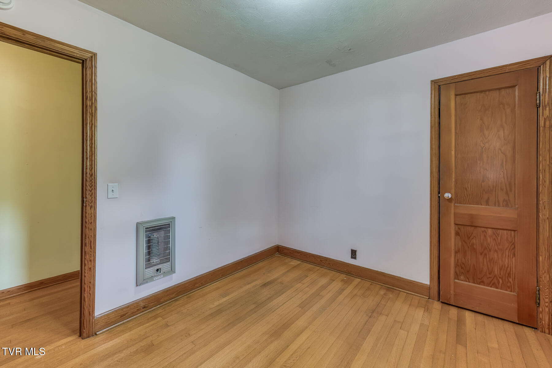 136 Hemlock Street Mount Carmel, TN 37645 - Photo 18 of 39 136 Hemlock St-16
