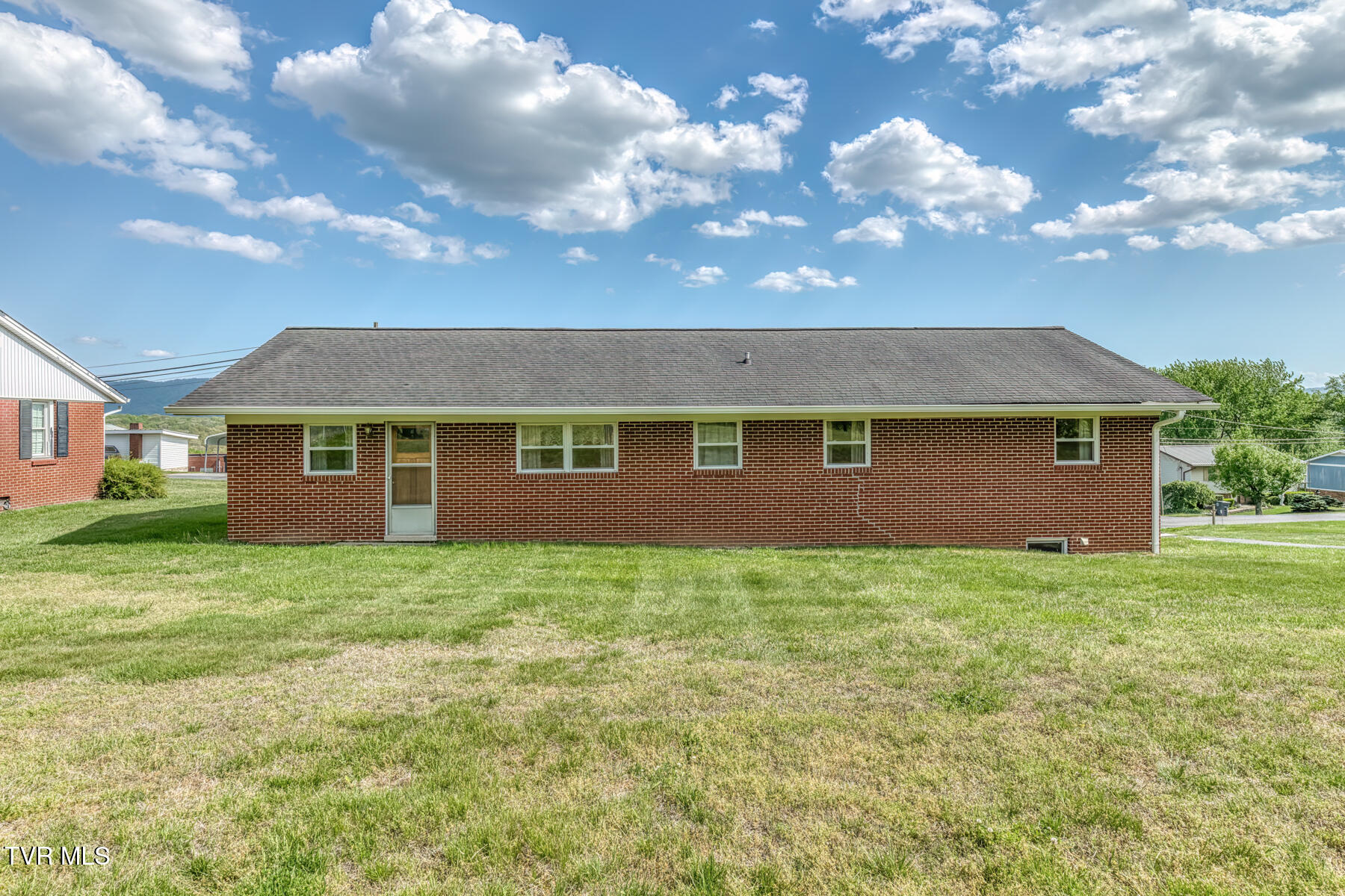 136 Hemlock Street Mount Carmel, TN 37645 - Photo 38 of 39 136 Hemlock St-38