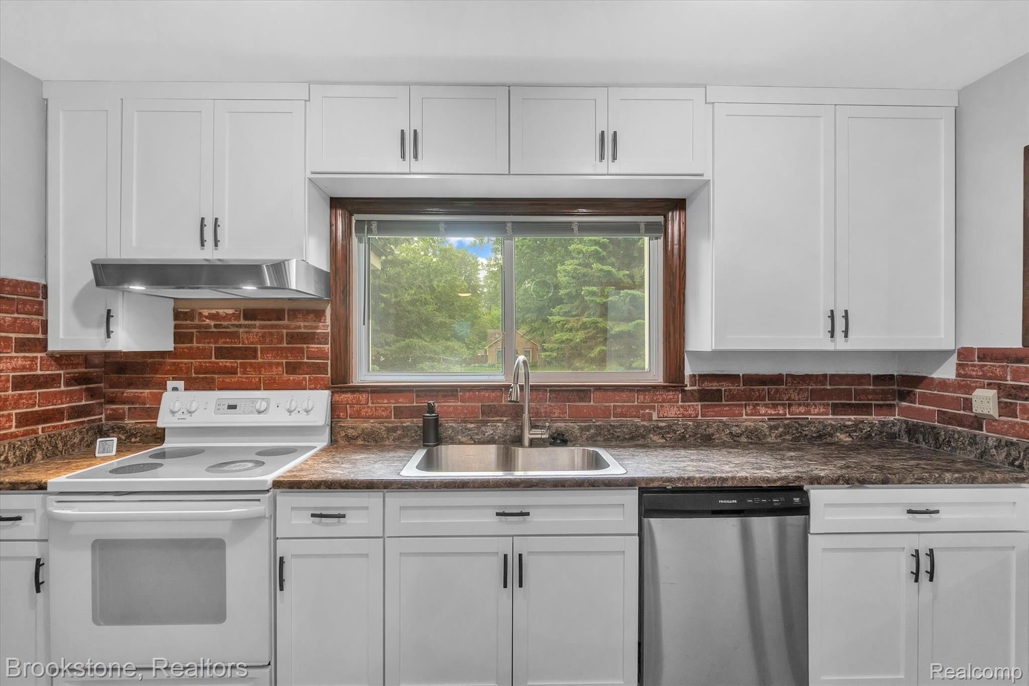 3740 John R Road Rochester, MI 48307 - Photo 11 of 33 11-3740-John-R-Rd-WindowStill-Real-Estate-Photography-11.jpg