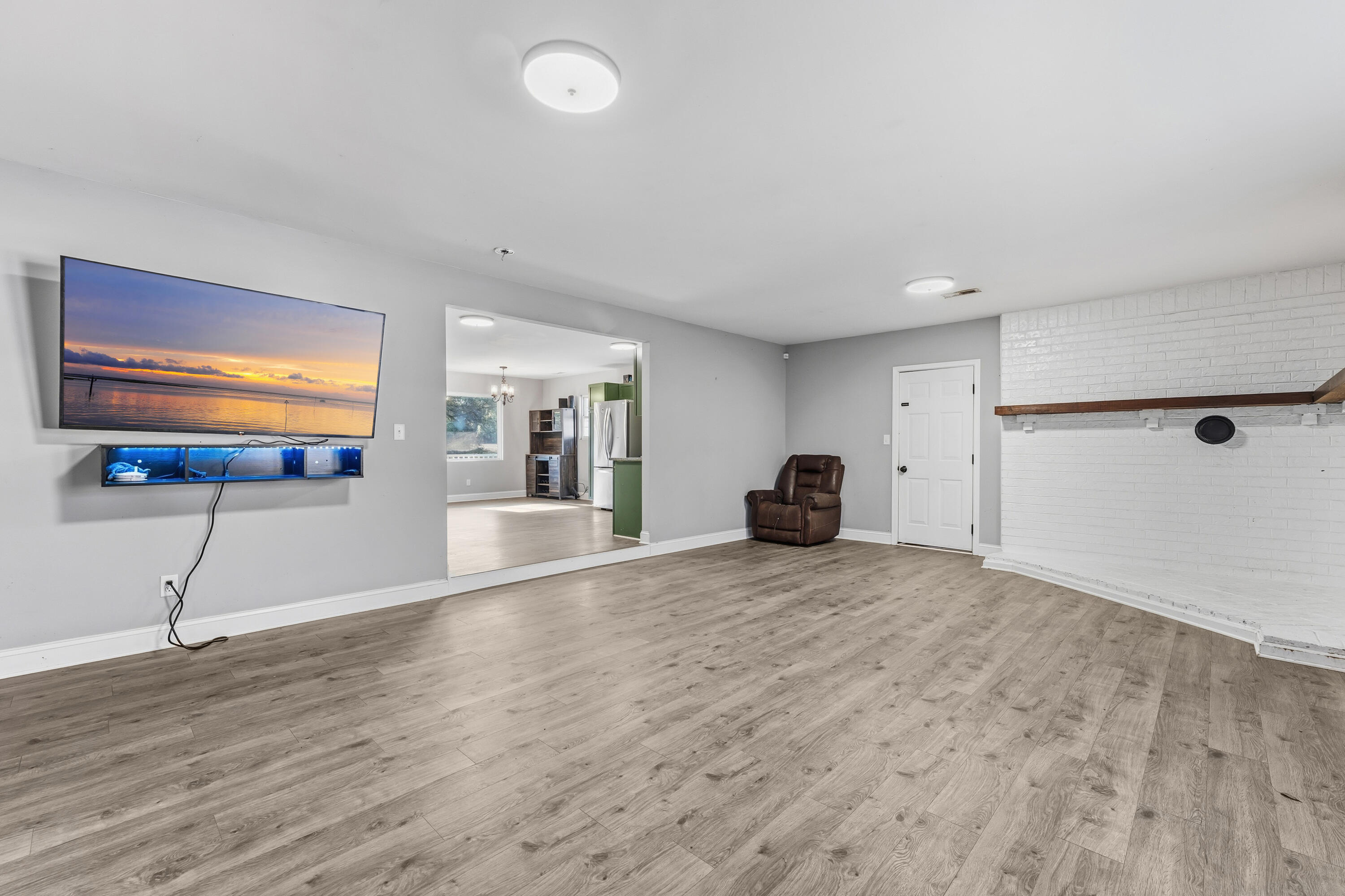 1260 Ridge Road Ridgeville, SC 29472 - Photo 15 of 36 Living Room