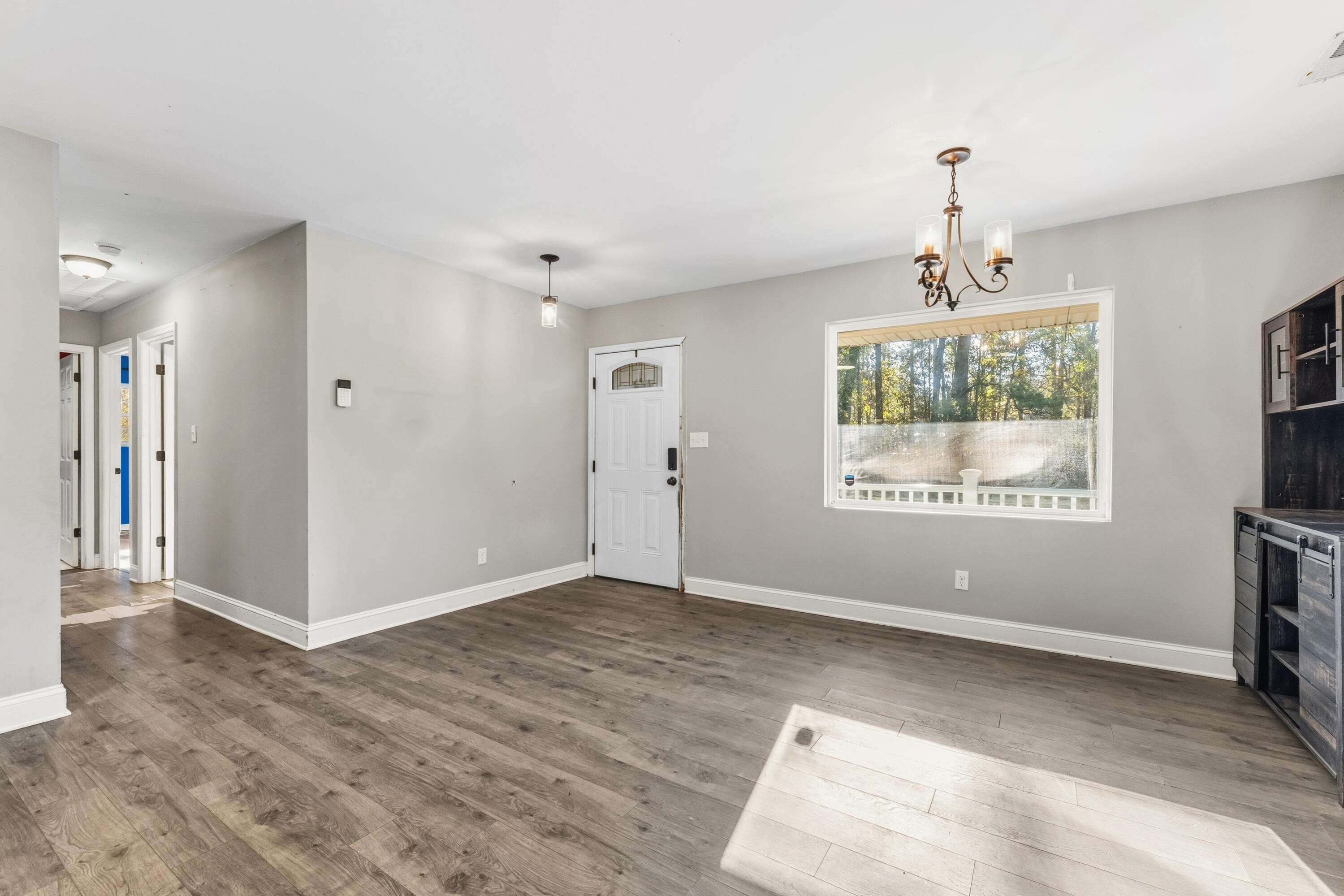 1260 Ridge Road Ridgeville, SC 29472 - Photo 8 of 36 Entryway