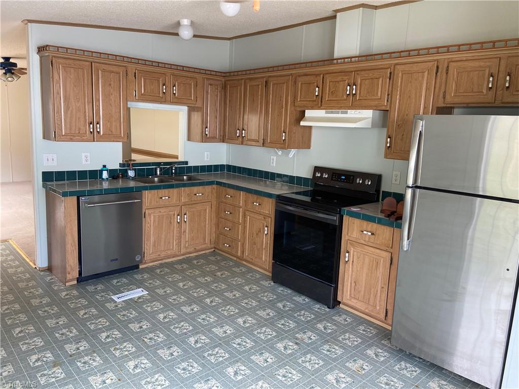 196 Smith Landing Road Mount Airy, NC 27030 - Photo 10 of 23 Gallery Image 10