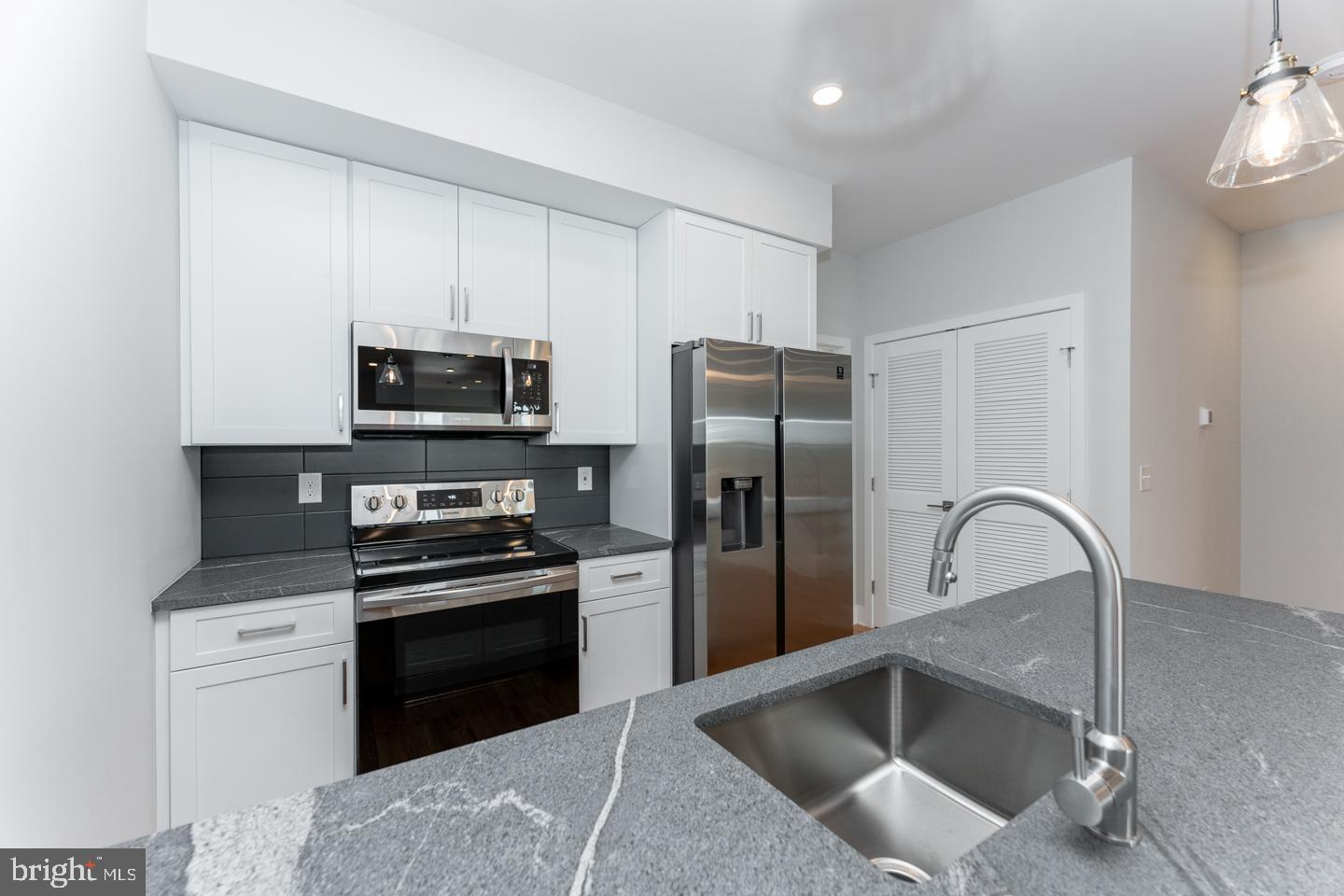 2933 Salmon Street, Unit 3 Philadelphia, PA 19134 - Photo 8 of 25