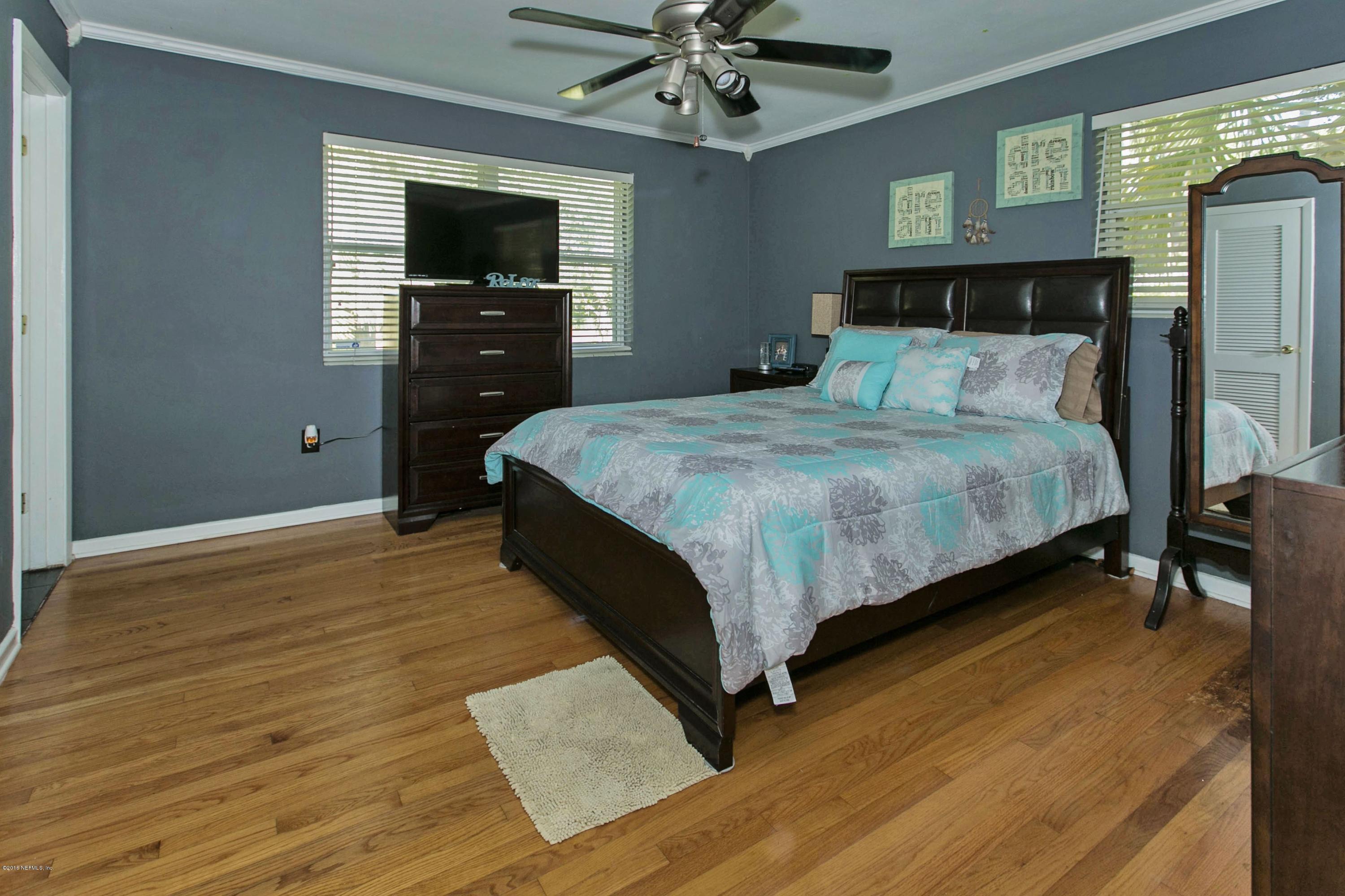 1025 Nightingale Road Jacksonville, FL 32216 - Photo 8 of 19 008_Master Bedroom