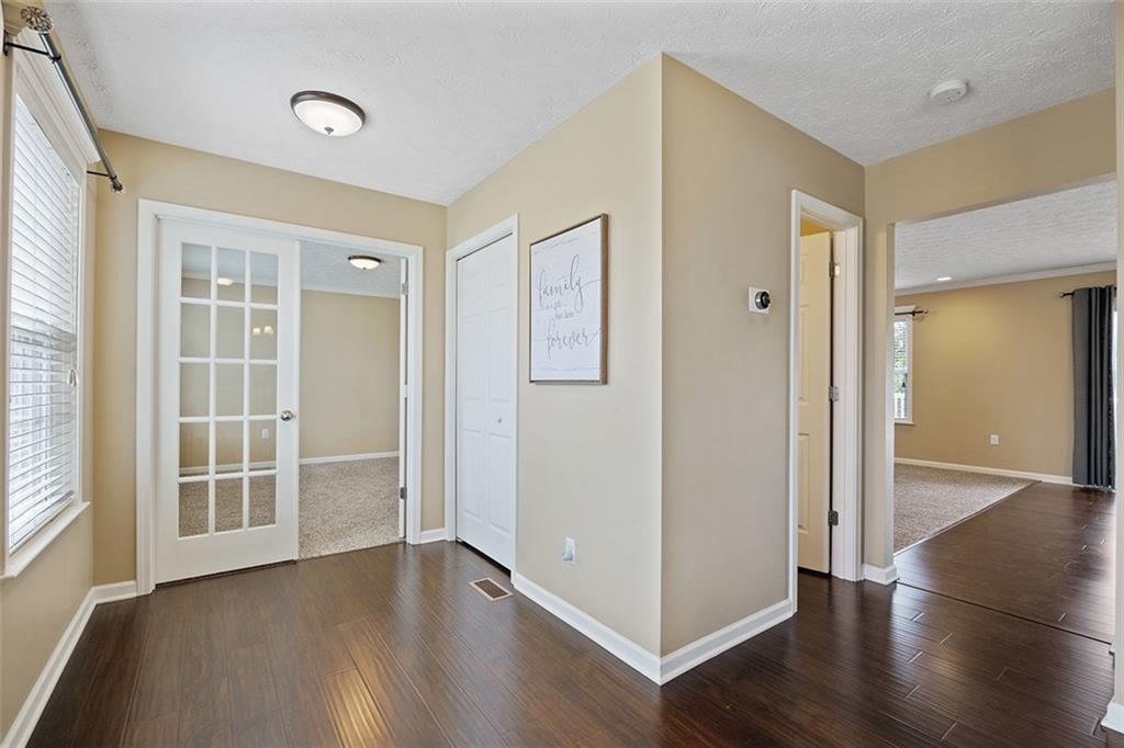 419 Beech Drive McKees Rocks, PA 15136 - Photo 3 of 25 Gallery Image 3