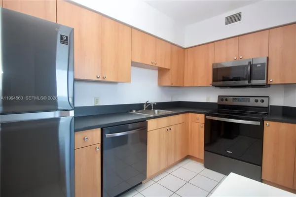$3,600 | 1330 West Avenue, Unit 3305, Miami Beach, FL 33139
