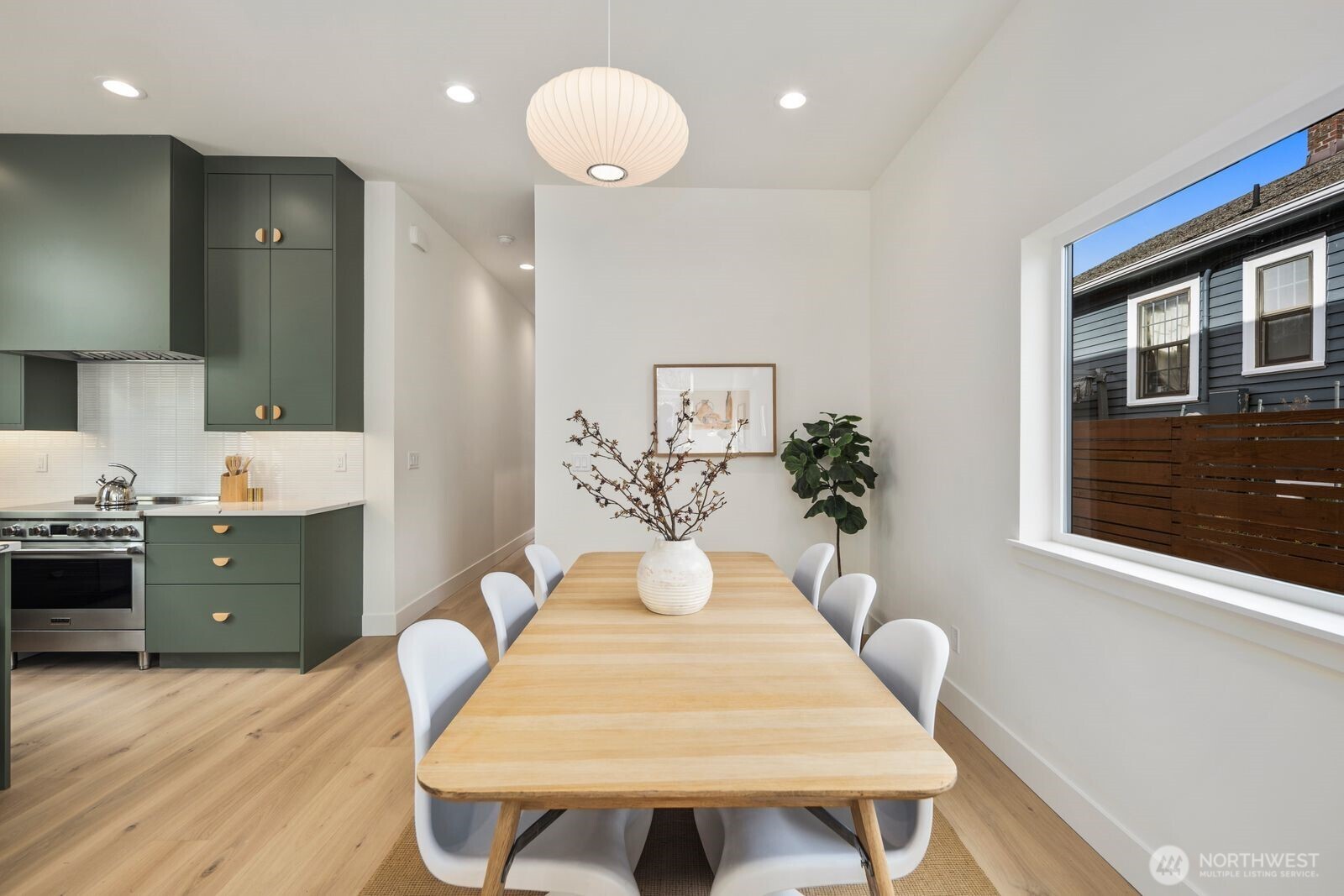 524 Northeast 89th Street, Unit A Seattle, WA 98115 - Photo 16 of 37