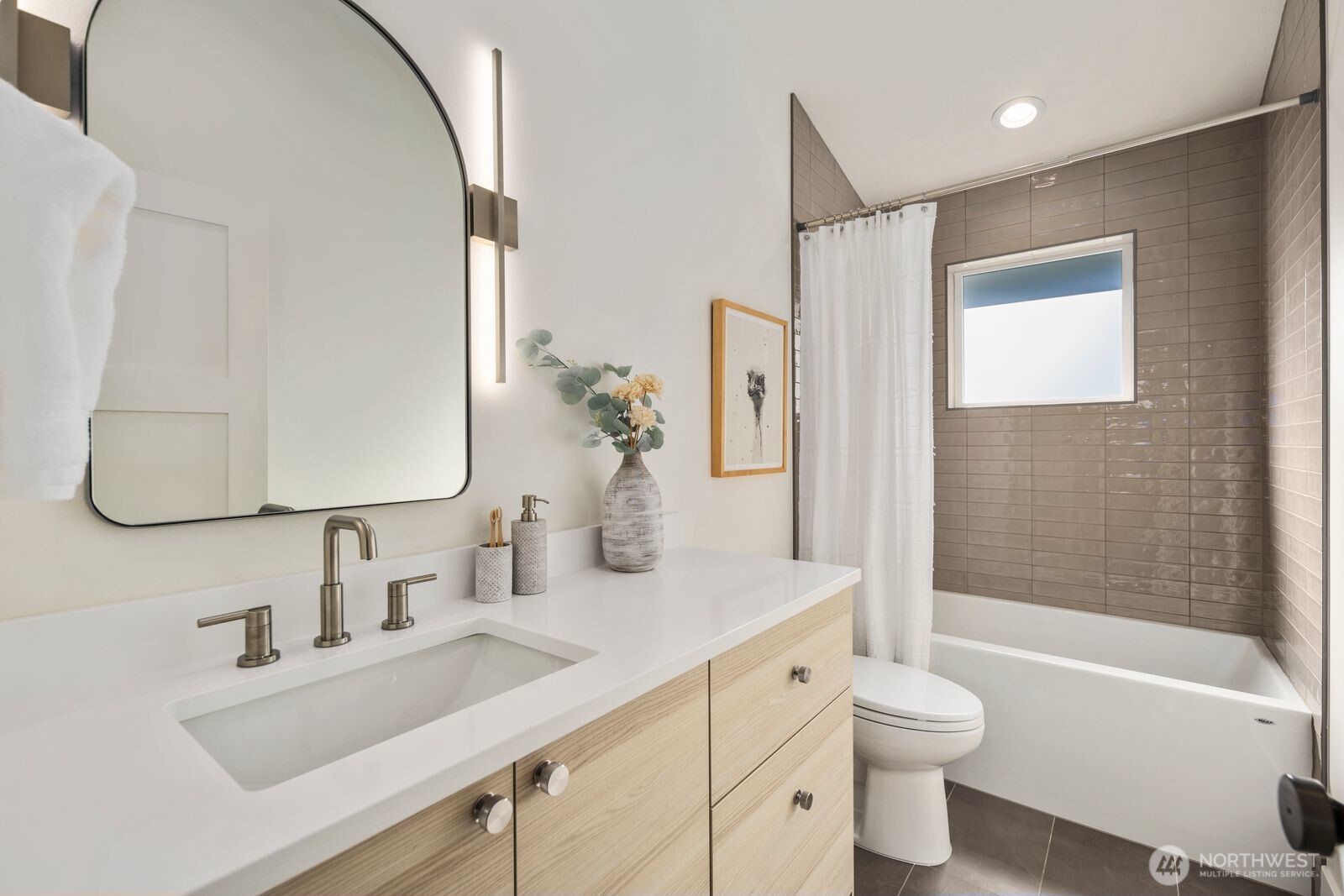 524 Northeast 89th Street, Unit A Seattle, WA 98115 - Photo 30 of 37