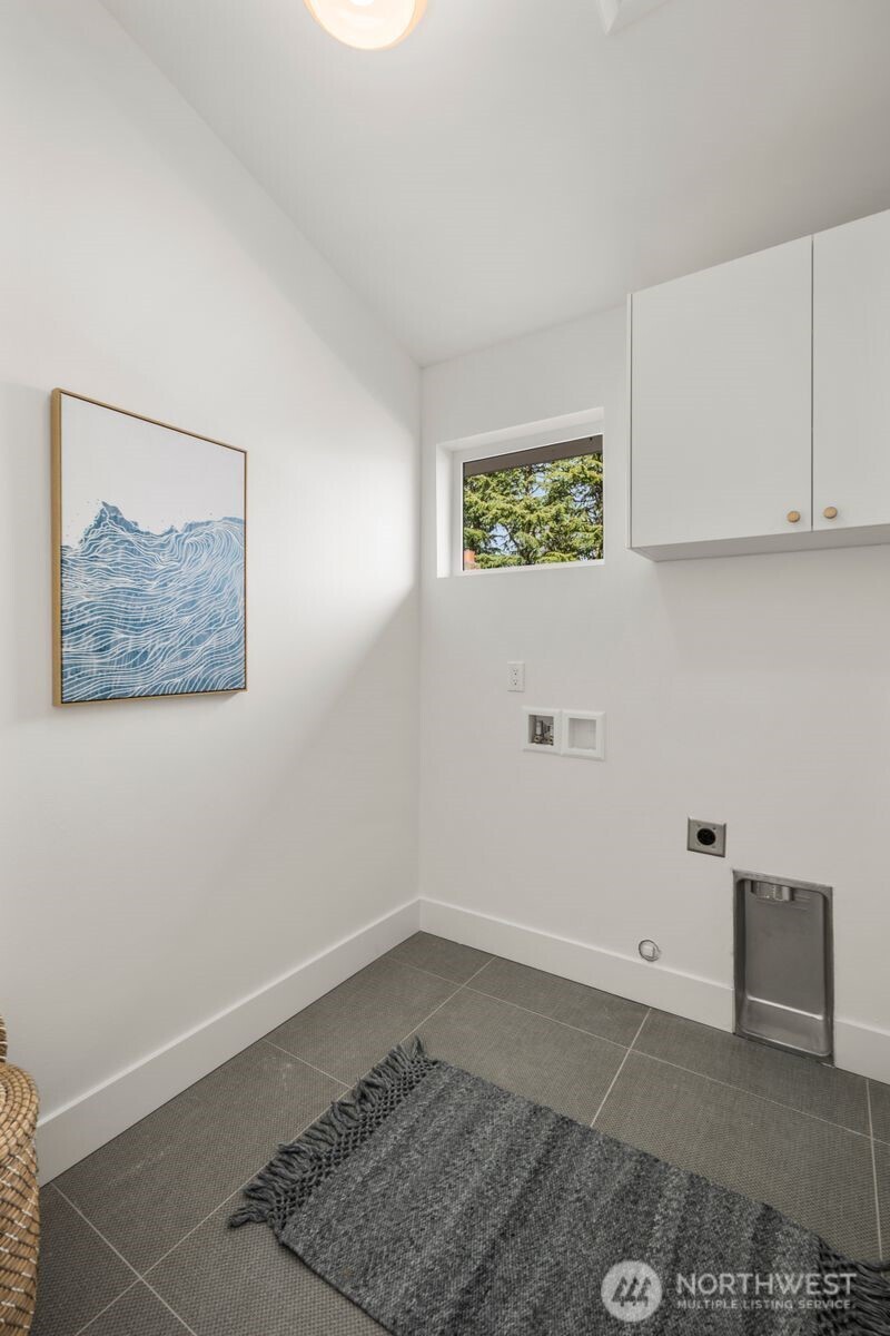 524 Northeast 89th Street, Unit A Seattle, WA 98115 - Photo 33 of 37