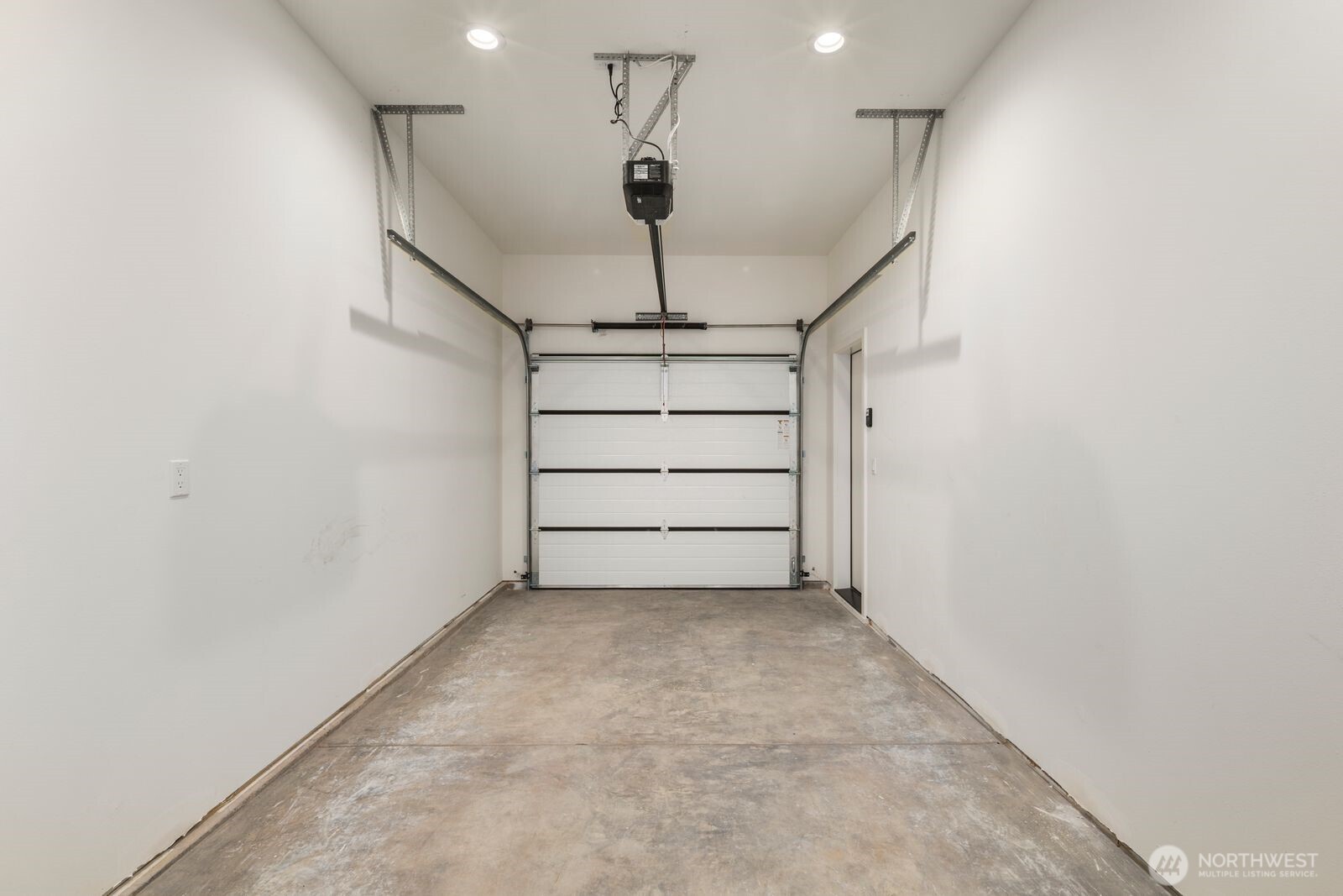 524 Northeast 89th Street, Unit A Seattle, WA 98115 - Photo 34 of 37