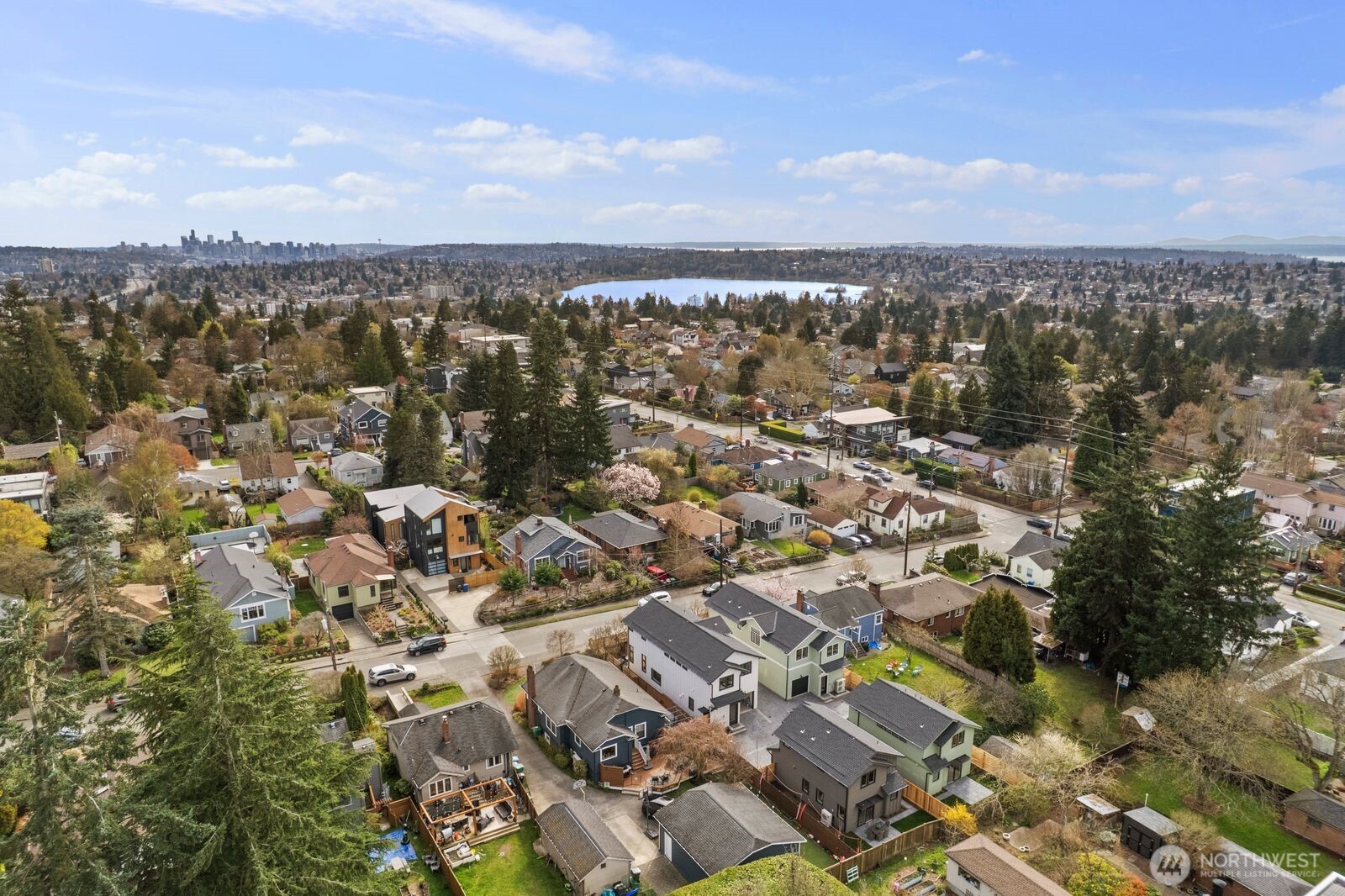 524 Northeast 89th Street, Unit A Seattle, WA 98115 - Photo 36 of 37