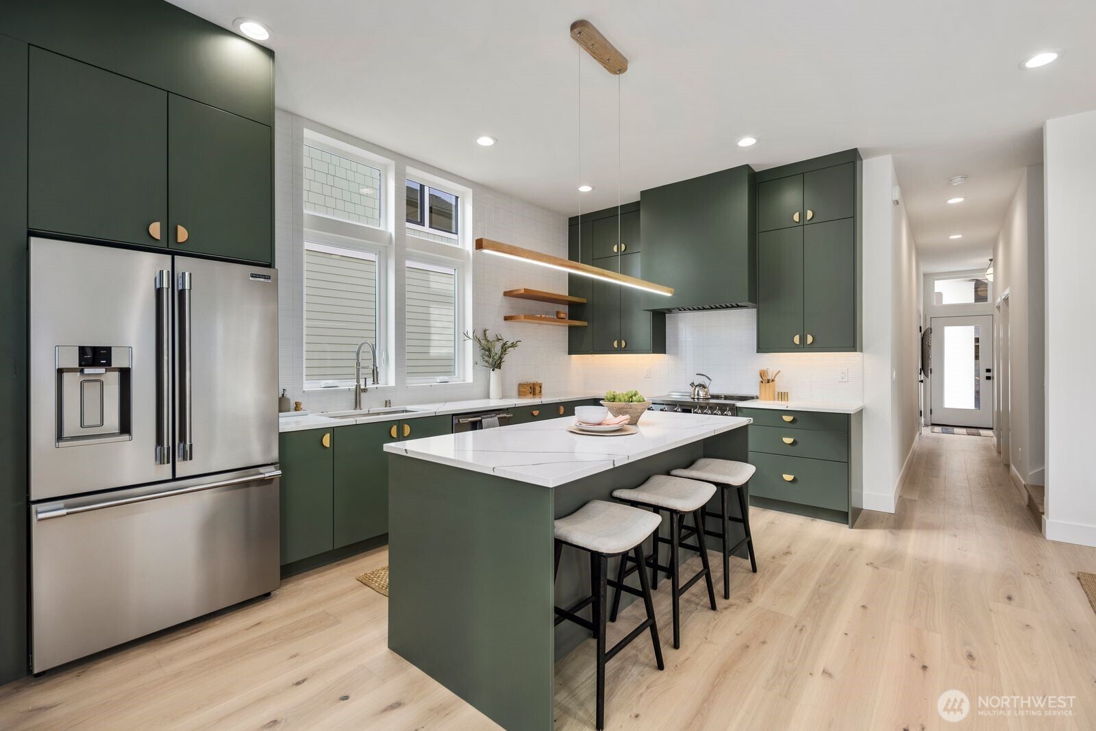 524 Northeast 89th Street, Unit A Seattle, WA 98115 - Photo 8 of 37